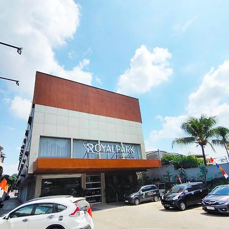 Royal Park Hotel Samarinda Ngoại thất bức ảnh