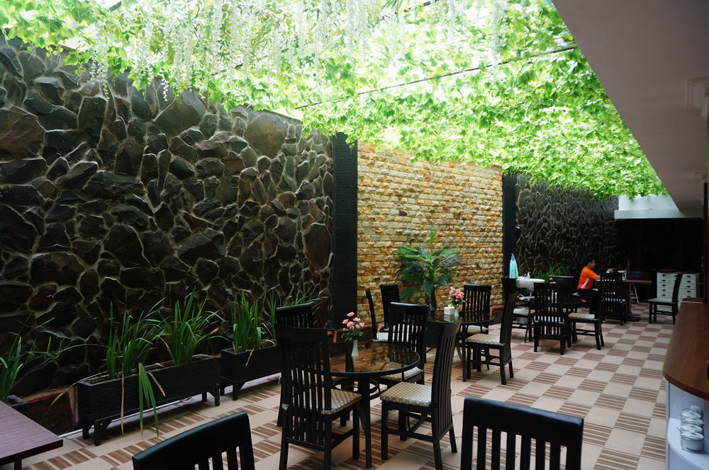 Royal Park Hotel Samarinda Ngoại thất bức ảnh